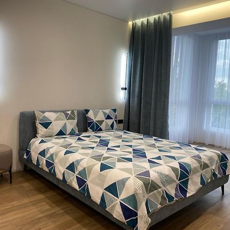 Апартаменти В Районі Автовокзалу Поблизу Обласноі Лікарні Жк Great House,Жк Арена Rivne Ngoại thất bức ảnh