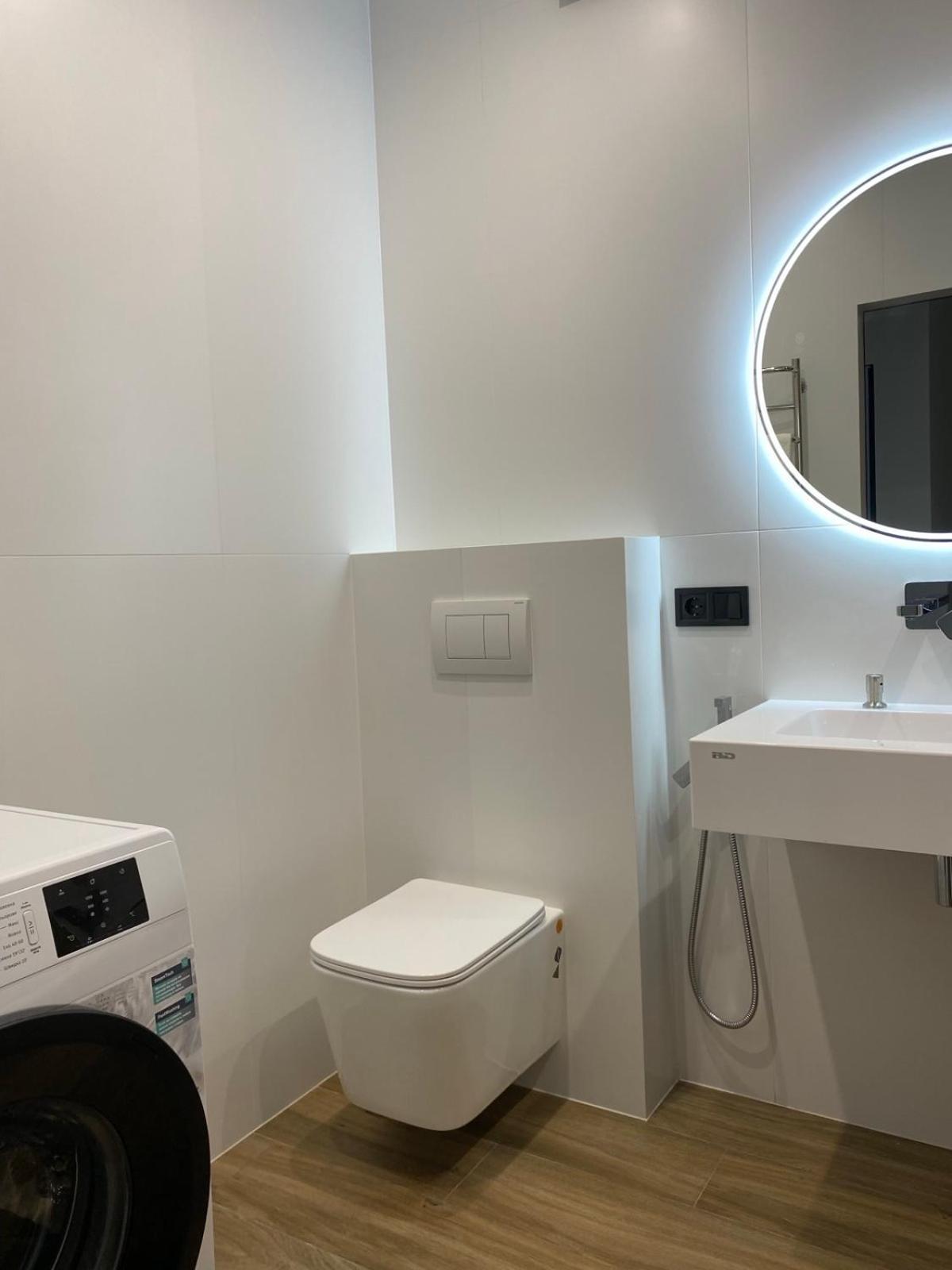 Апартаменти В Районі Автовокзалу Поблизу Обласноі Лікарні Жк Great House,Жк Арена Rivne Ngoại thất bức ảnh